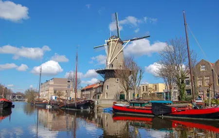 Private transfer Amsterdam to Rotterdam with 2h Stop in Gouda