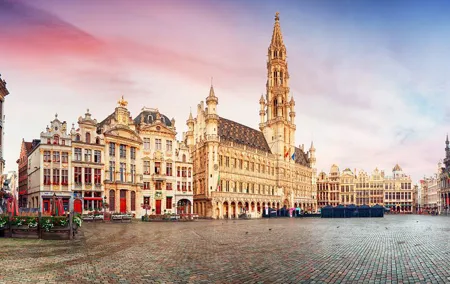 Private transfer from Amsterdam to Brussels, 2h Stop in Gouda