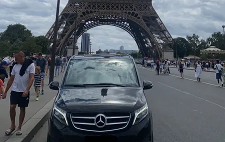Private Transfer from Amsterdam to Paris in a Luxury Vehicle