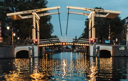 Photoshoot at Magere Brug Love Across the Bridge