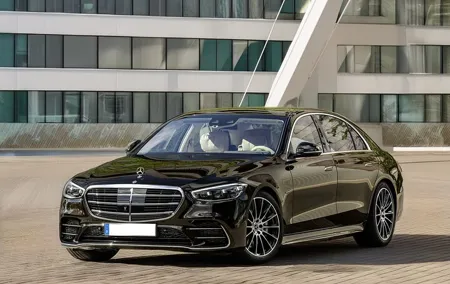 Amsterdam: Private transfer to/from Schiphol Airport or city