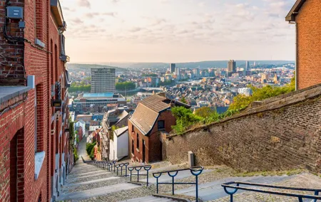 Private transfer from Amsterdam to Luxembourg, 2h Stop in Liege