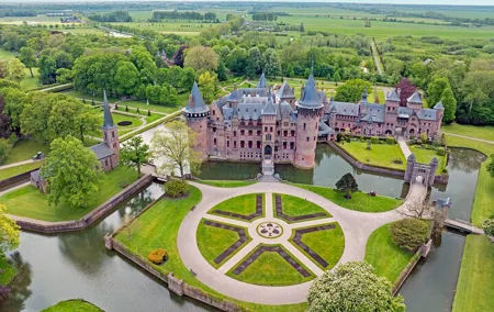 Private transfer: Amsterdam>Rotterdam, 2h stop at De Haar Castle