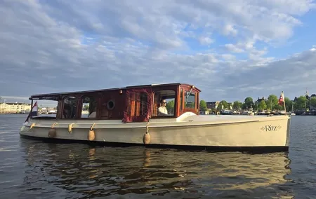 2 hours Private Boat Tour in Amsterdam with welcome drink