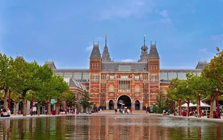 Private Shore Excursion: The Best of Amsterdam on a panoramic tour