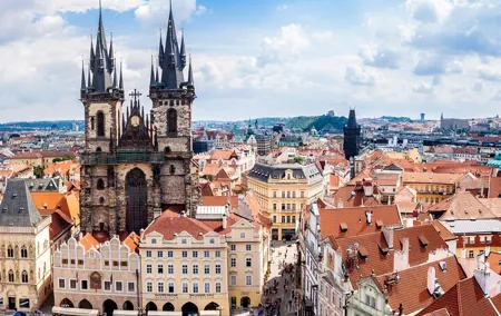 Prague Royal Castle, St Vitus, Golden Lane Tour with Tickets