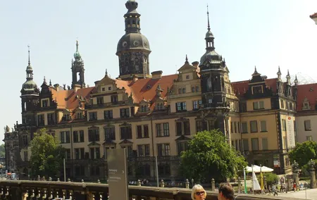 Module 2: Castle tour with new green vaults, parade rooms and much more