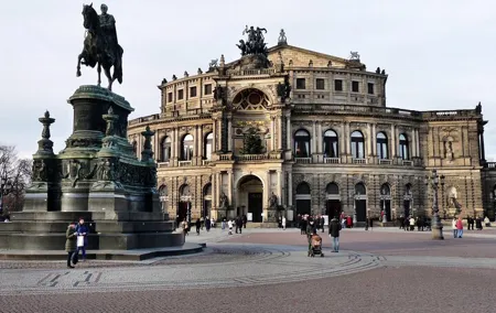 Dresden - City tour with a visit to the New Green Vault