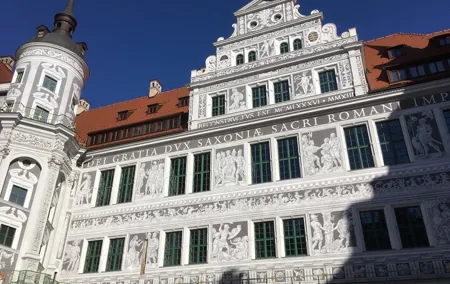 Guided tour of the castle with an introduction to architecture and the Dresden stable yard
