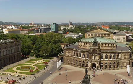 City tour and guided tour in the New Green Vault and in the Semperoper