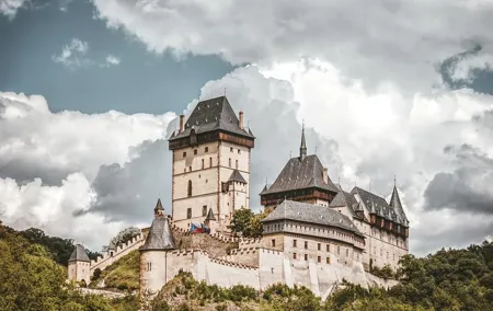 Private Karlstejn castle tour from Prague with Lunch & Admission