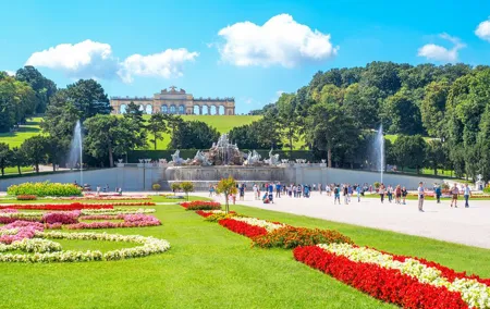 Vienna: Skip-the-Line Schonbrunn Palace & Gardens with Guide