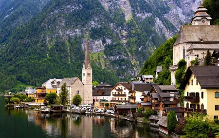 Day Tour to Hallstatt & Salzburg with Hotel pick-up & drop off