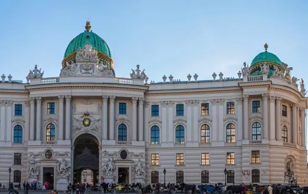 Vienna: Skip-the-Line Ticket to Sisi Museum, Hofburg and Gardens