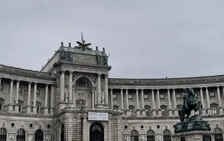 Private World War II Walking Tour in Vienna