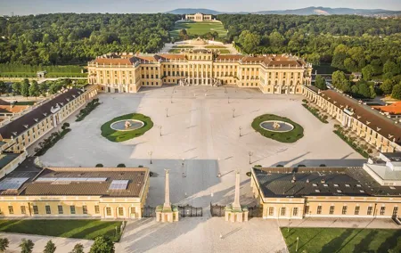 Schönbrunn Palace Vienna Ticket with 2-course lunch