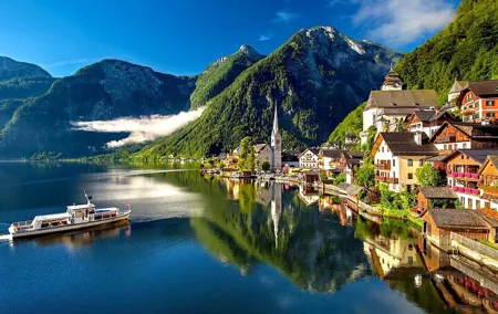 Private transfer: Vienna to Salzburg, stops in Melk and Hallstatt