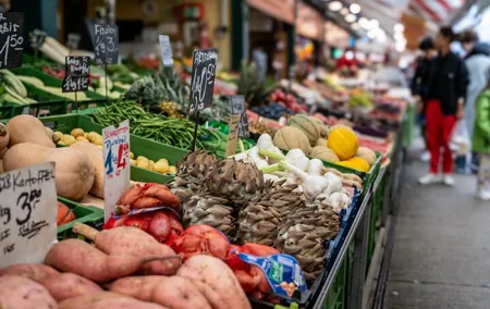 Vienna Naschmarket Food Tasting Tour