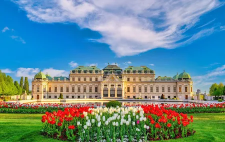 Skip-the-line Belvedere Palace Guided Tour with Transfers