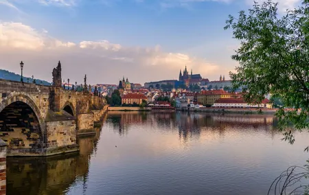 Vienna to Prague - Private Transfer with 2 hours of Sightseeing