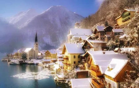 Private Christmas Time Tour from Vienna to Hallstatt and Salzburg Market