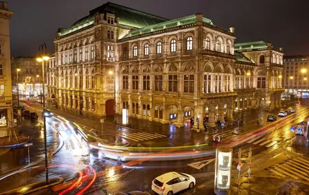 Vienna at night! Private photo tour of Vienna's most beautiful buildings
