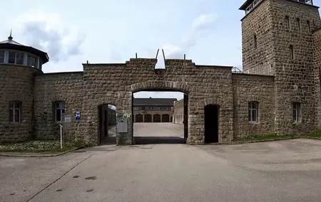 Private Tour Concentration Camp Mauthausen, with Melk & Dürnstein