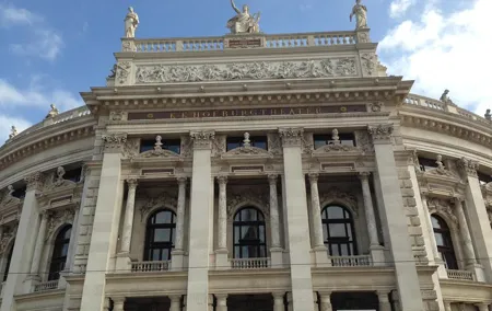 eBike for explorer Vienna 60min with Guide - ride the bike for the whole day
