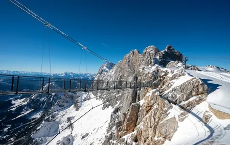 Breathtaking Mountains in One Day Trip from Vienna to Dachstein