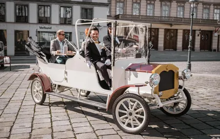 Culinary Sightseeing Tour in an Electro Vintage Car incl. 3-Course Menu