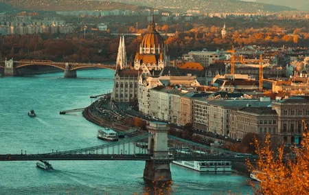 Private transfer from Vienna to Budapest with 2h of sightseeing