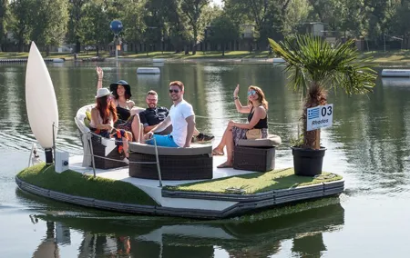 Vienna: E-Boat Rental on Danube: Private Floating Island
