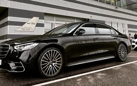 Business Vienna City Private Transfer to Vienna Airport Schwechat