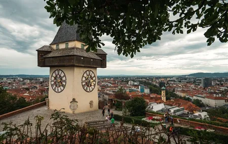 Hidden Gems in Graz with local delicacies - Private Guided Tour from Vienna