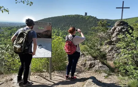 2-Hour Private Hiking Tour Helenental Castles Hike from Vienna