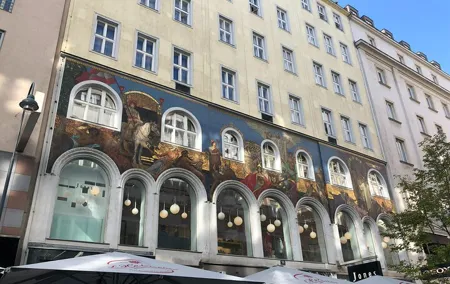 Vienna self-guided walking tour and scavenger hunt