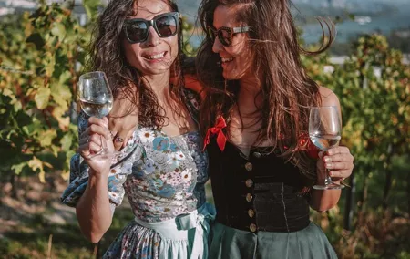 Vienna's Wine Culture: Wine Tasting From Grapes to Your Glass