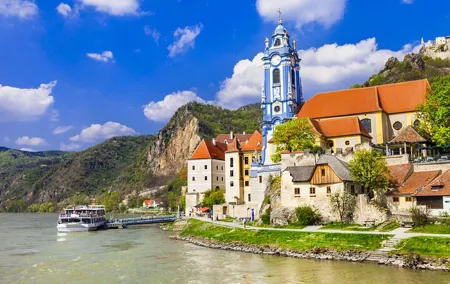 Vienna: Melk Abbey and Schonbrunn Palace Private Guided Tour
