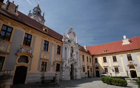 Private 3 Castles & Wine in Wachau Valley Tour from Vienna