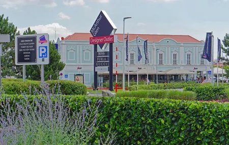 Private Shopping Tour from Vienna hotels to Outlet Parndorf