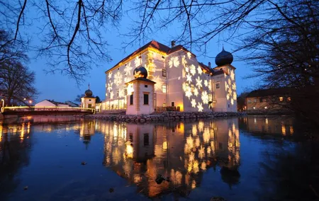 Christmas Magic in the Vienna Woods: Abbey, Baden, Advent Markets