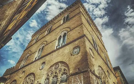 Climb up the secret tower: see Florence from the top!