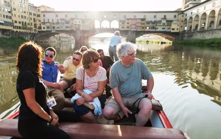 A guided floating tour of Florence with typical food and wine