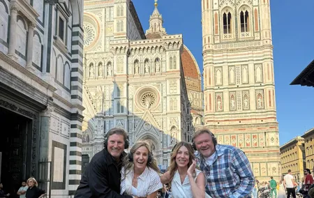 Florence Walking Experience with Music Headphones & Aperol Spritz