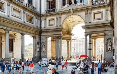 Uffizi Exclusive : Small-Group Guided Tour with Priority Entrance