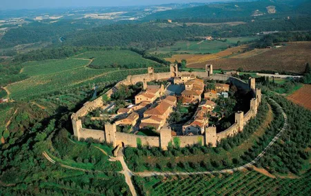 Siena Monteriggioni San Gimignano with Lunch&WineTasting Fullday from Florence