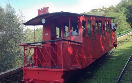 PRIVATE TOUR: Lucca and Funicular ride in Montecatini Alto with Lunch Experience