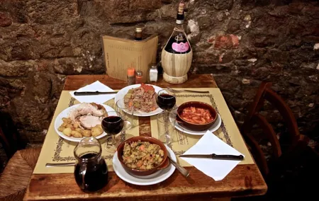 Florence Evening Food Tour: Oil, Wine and Old-school dishes