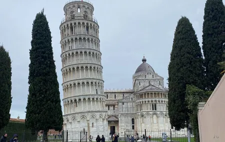 Private Tour to Pisa and Lucca in English Español and Purtuguês