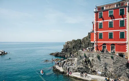Cinque Terre Riomaggiore Private Tour with Minivan